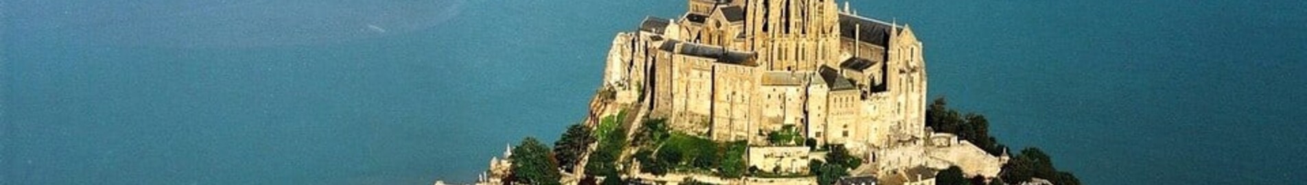 Închiriere avion privat Aerodromul Granville Mont Saint Michel