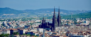 Clermont-Ferrand Auvergne: închiriere de avioane private