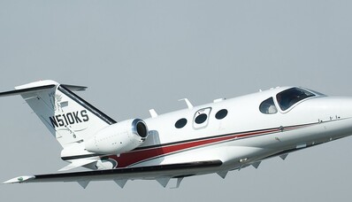 Citation Jet Mustang sau Embraer Phenom 100 – Cum să alegeți?