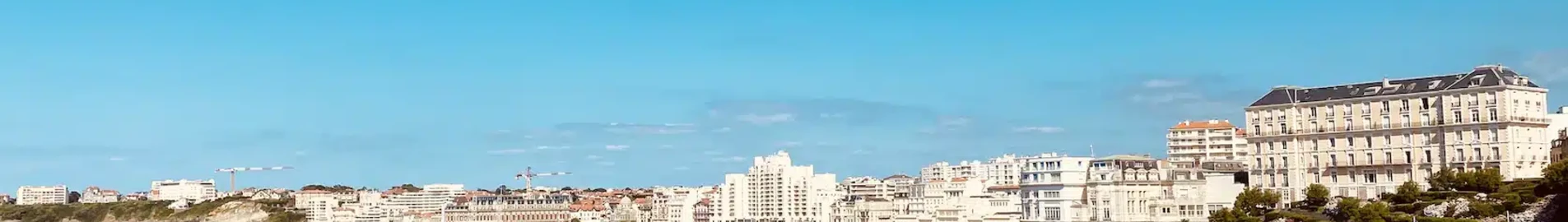 Paris - Biarritz : închiriere avion privat