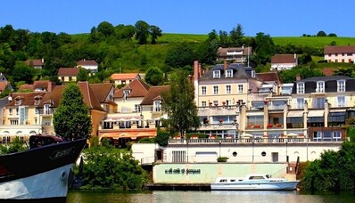 Închiriați un elicopter pentru La Côte Saint-Jacques în Joigny