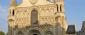 Poitiers: închiriere avion privat 