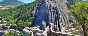 Sisteron Acestea: închiriere avion privat 