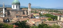 Închiriați un avion privat de la aeroportul Parma 