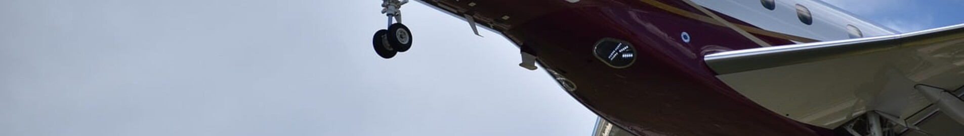 Accent pe zborurile charter ilegale cu avionul privat