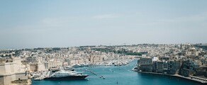 Hamburg - Valletta : închiriere avion privat