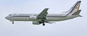Boeing B737-400 închiriere avion privat