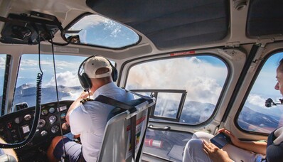 Survolați Muntele Etna cu un elicopter privat: un tur exclusiv al vulcanului dintr-un unghi unic
