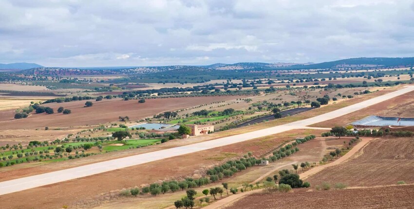 La Caminera: destinație pentru avioane private