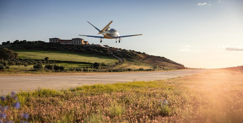 La Caminera: destinație pentru avioane private